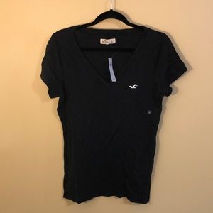 black hollister v neck
